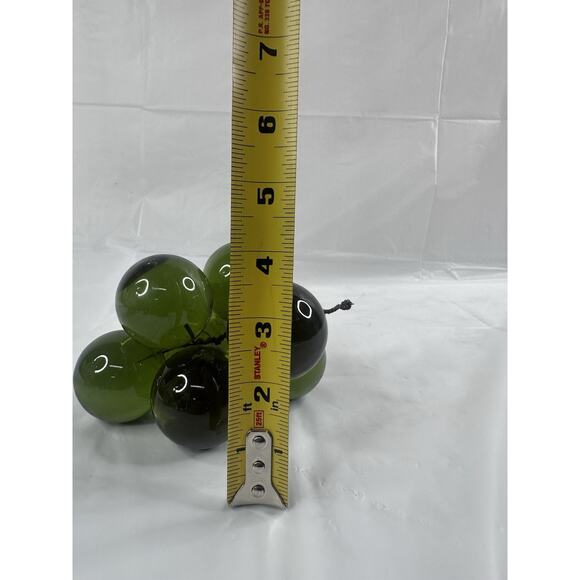 Vintage MCM Green Lucite Cluster Bunch Of Grapes Acrylic Table Decor - Picture 6 of 6